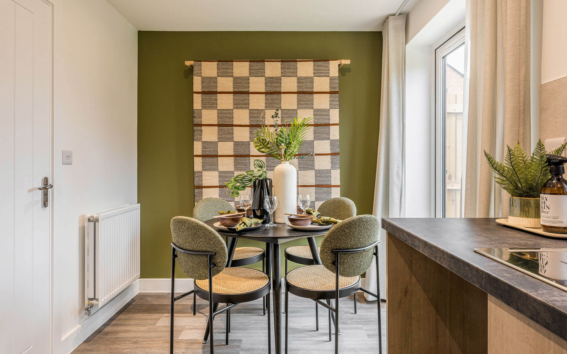 Hawthorn Grove Bluebell Dining(1)