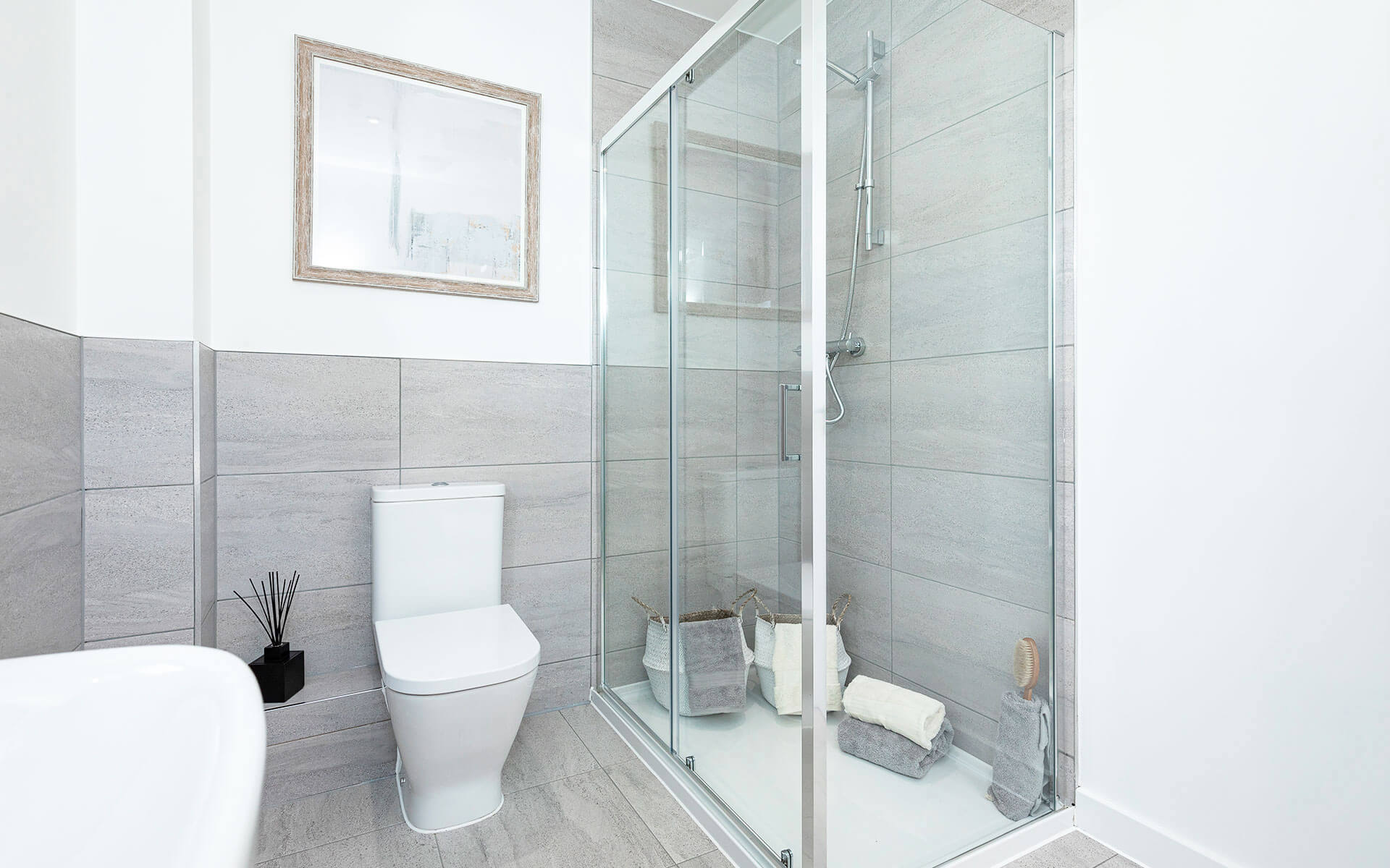 OHS The Hedgerows Rowan Ensuite1