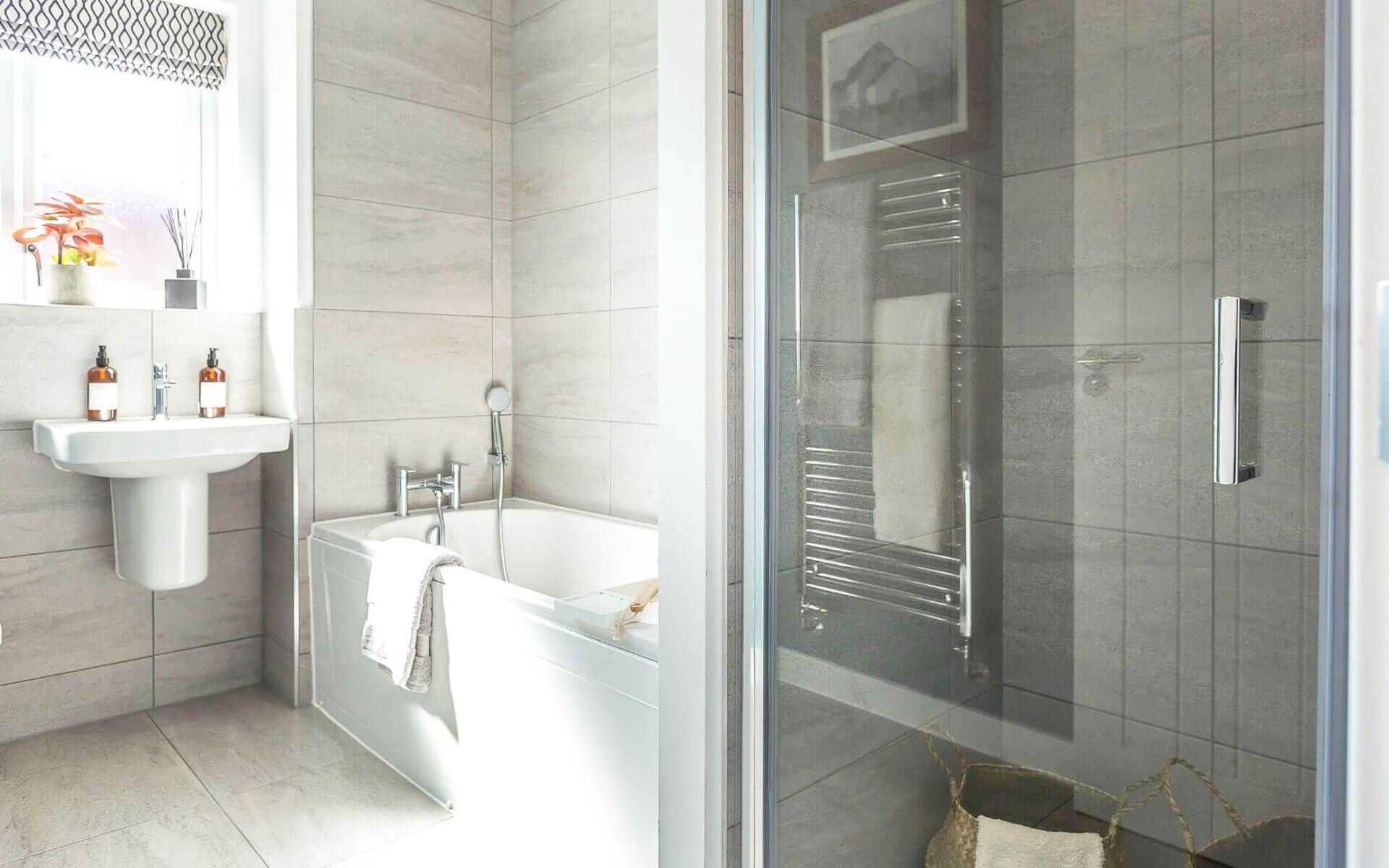 OHS The Hedgerows Rowan Bathroom