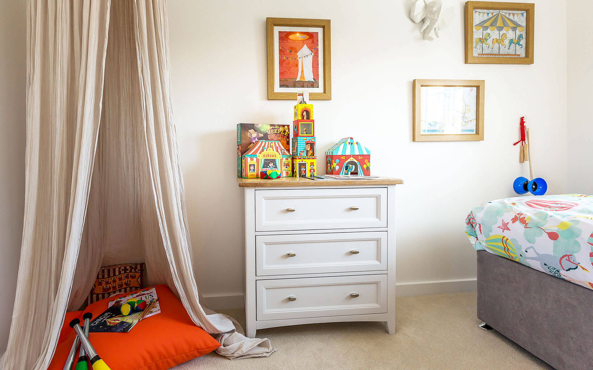 OHS The Hedgerows Rowan Bed4a