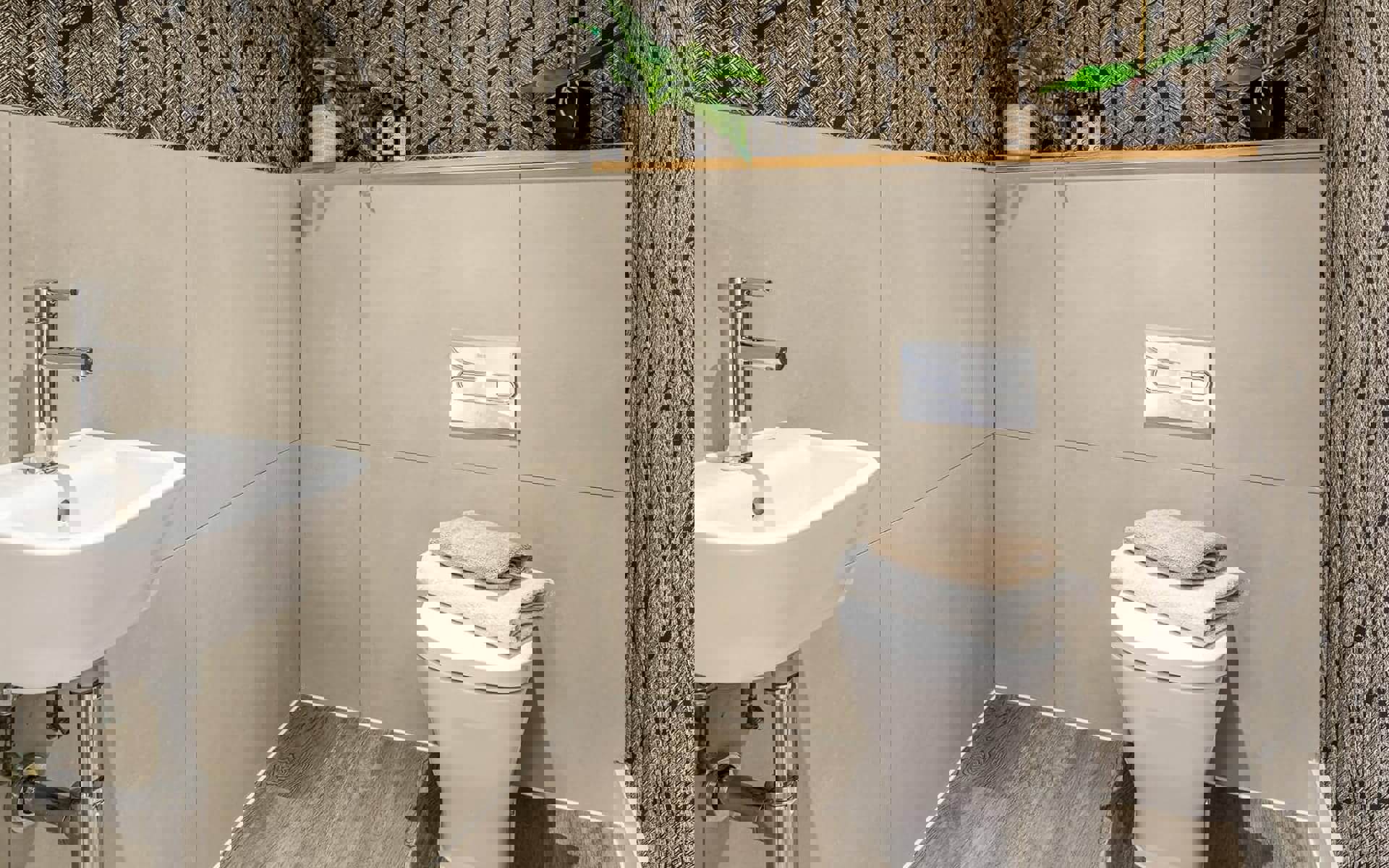 Oh At Cromwell Wharf Fradley Cloakroom