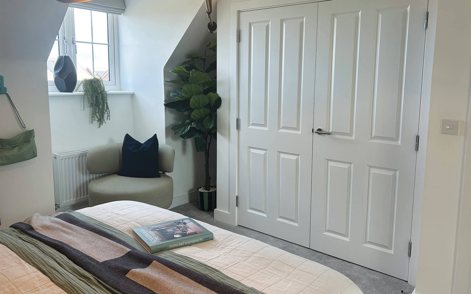 Rosewood Chestnut Bedroom 1(4)