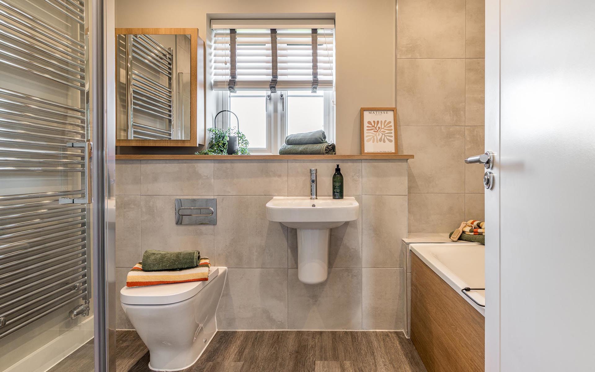 Laurel bathroom