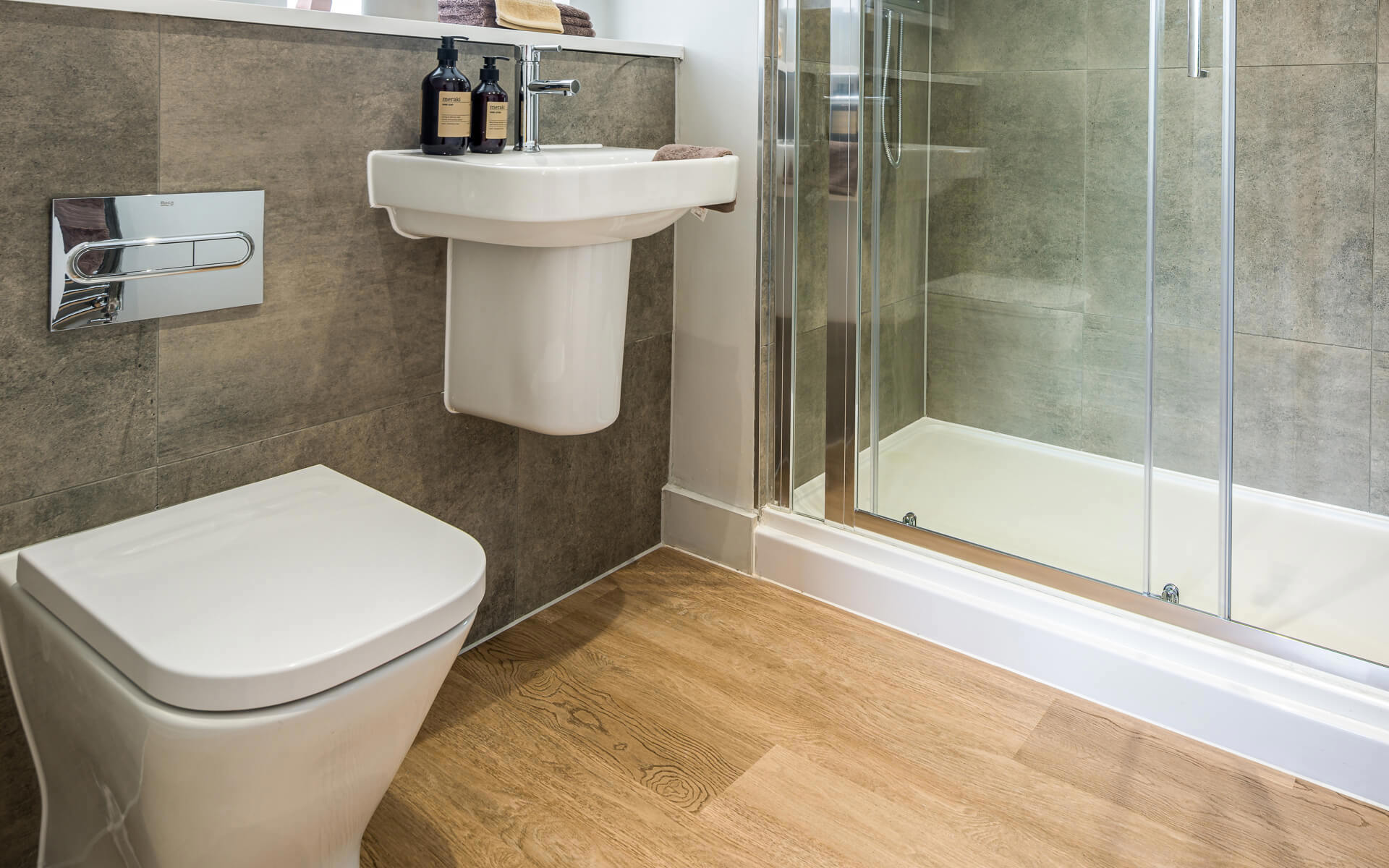 St James Gate Petunia En Suite