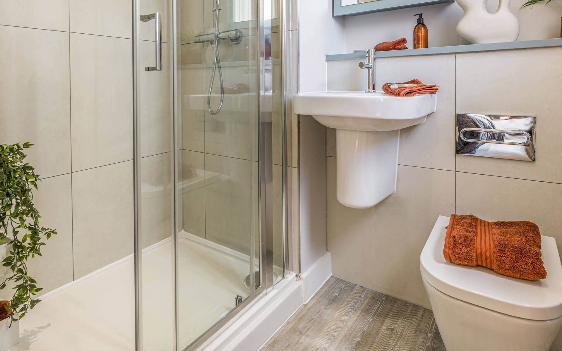 OHM Micklewellpark Spruce Ensuite 1