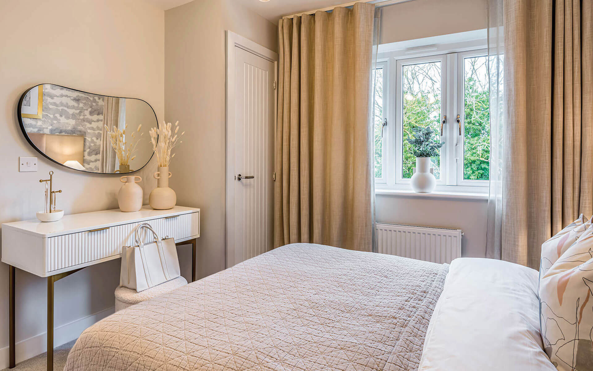 Hermitage Park Hawthorn Bedroom1(2)