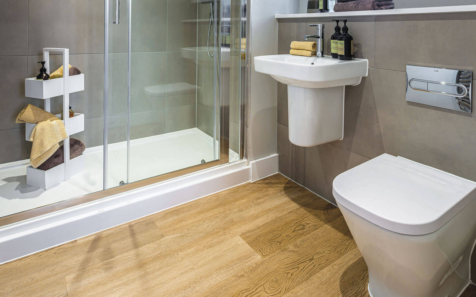 Rosewood Chestnut Ensuite