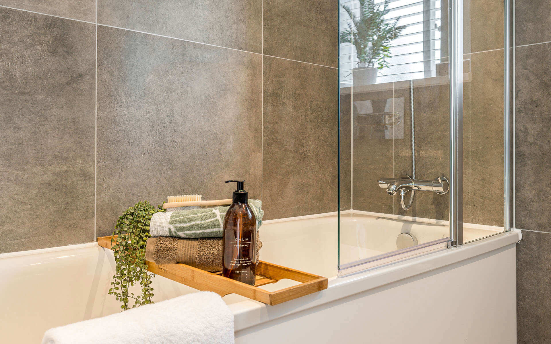 Frederick-Gardens_Aylmer_Bathroom.jpg