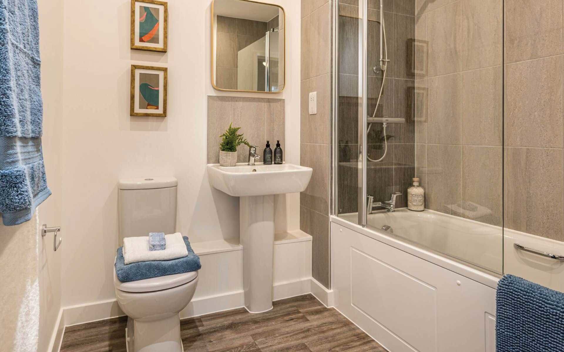 Hawthorn Grove Laurel Bathroom