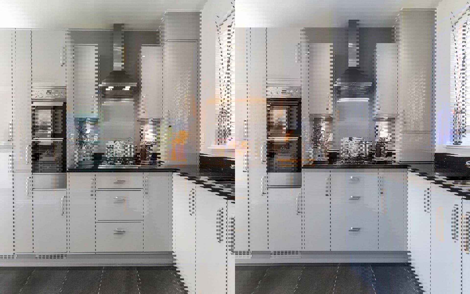 OHS Thehedgerows Elm 4Bed Kitchen1 Web