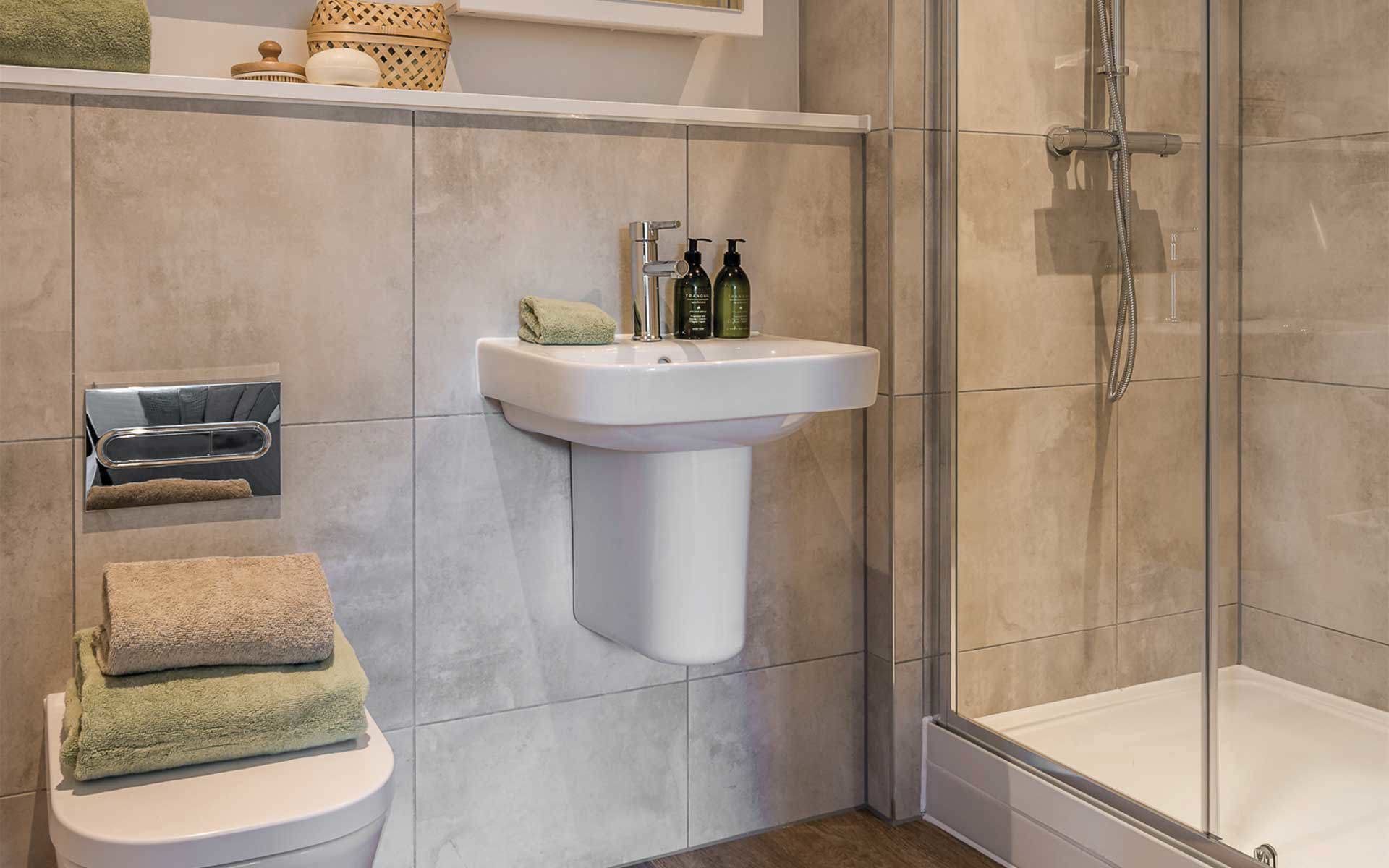 Rosewood Hawthorn Shower Room