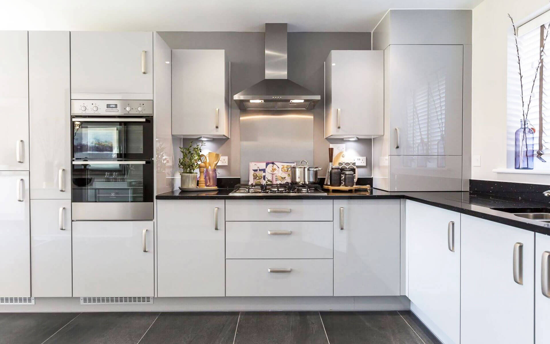 OHS Thehedgerows Elm 4Bed Kitchen1 Web