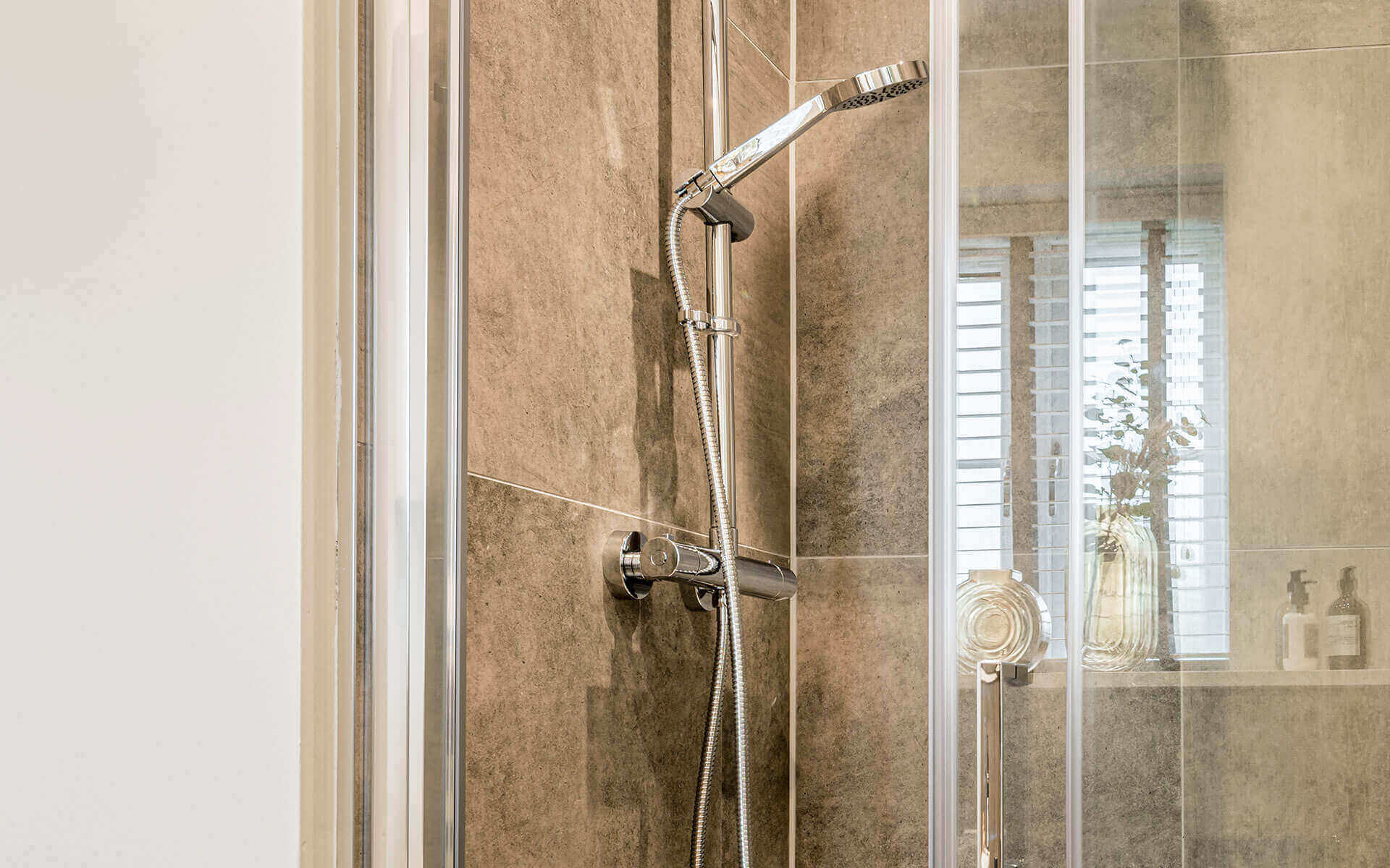 Pearson Heights Palm Bathroom (2)