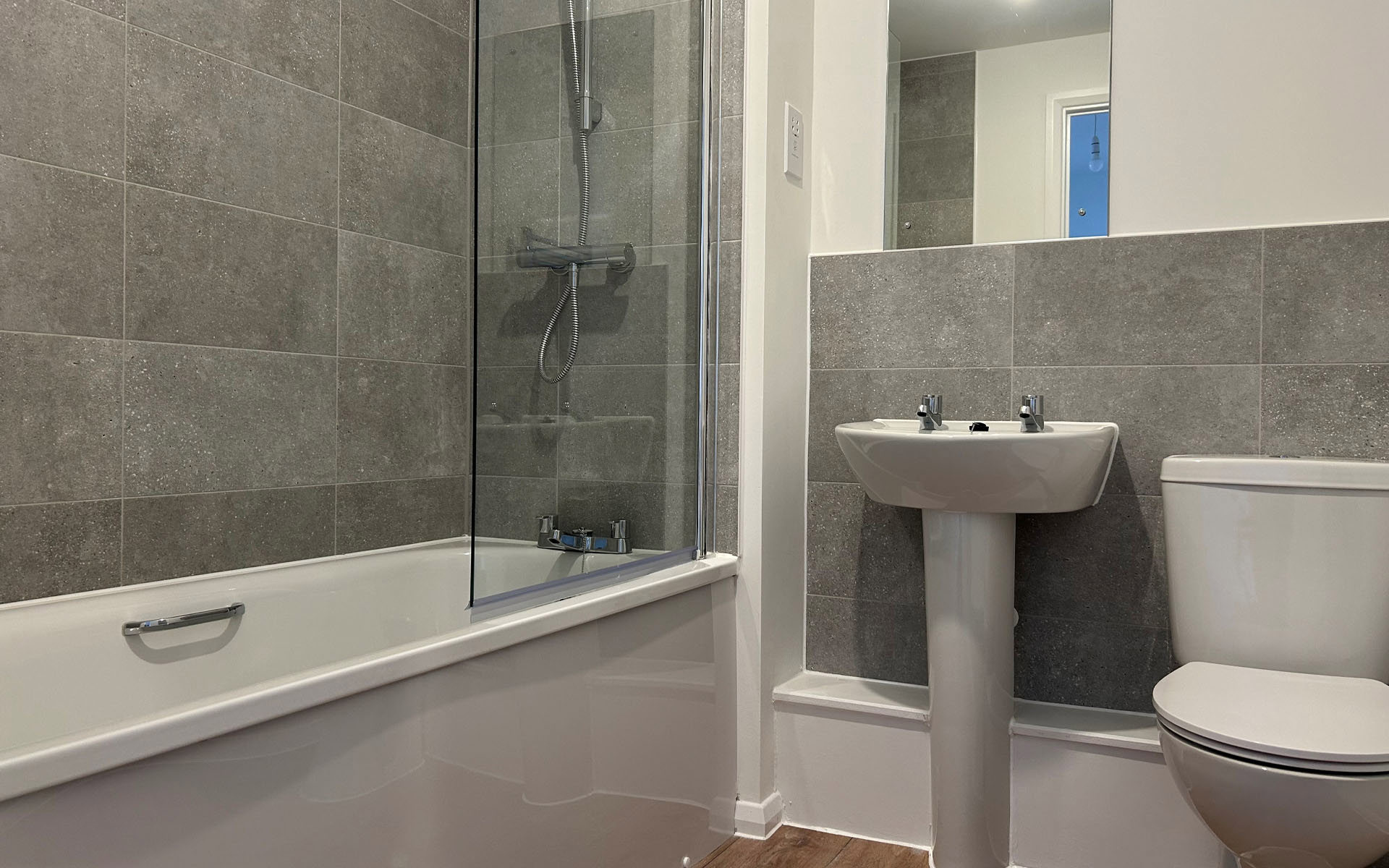 WG P192 Bathroom 2 Web