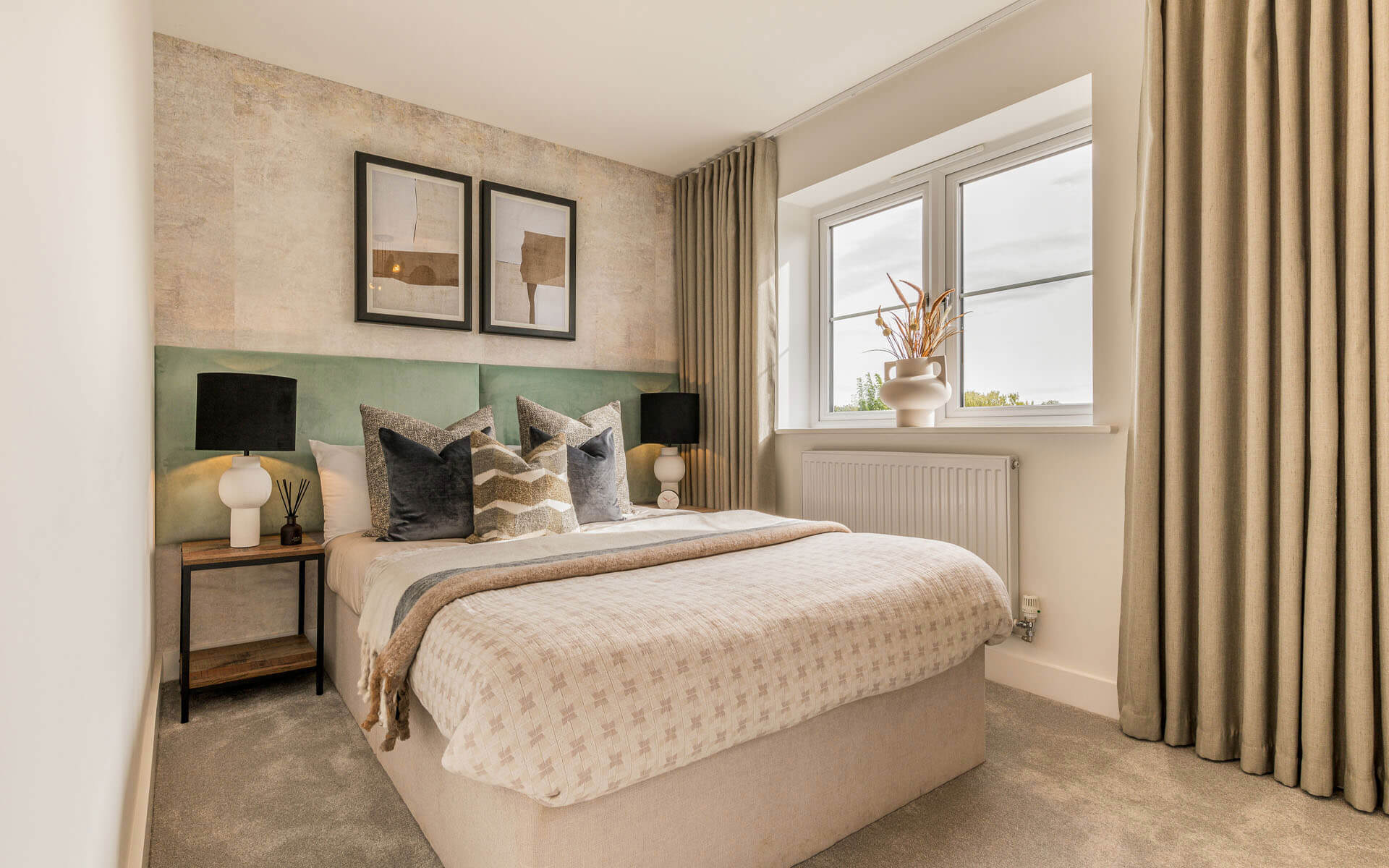 Hawthorn Grove Bluebell Bedroom1