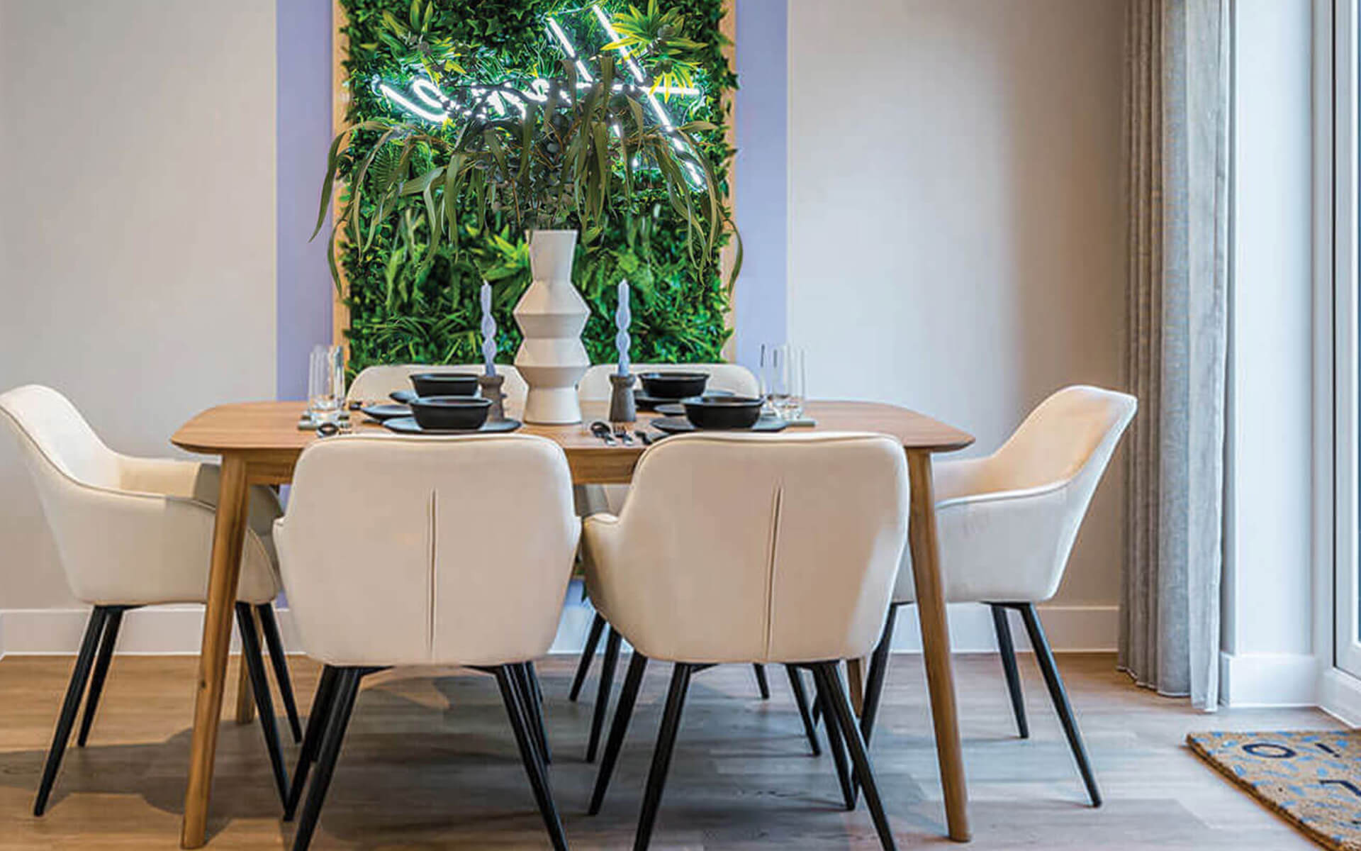 St James Gate Lily Dining