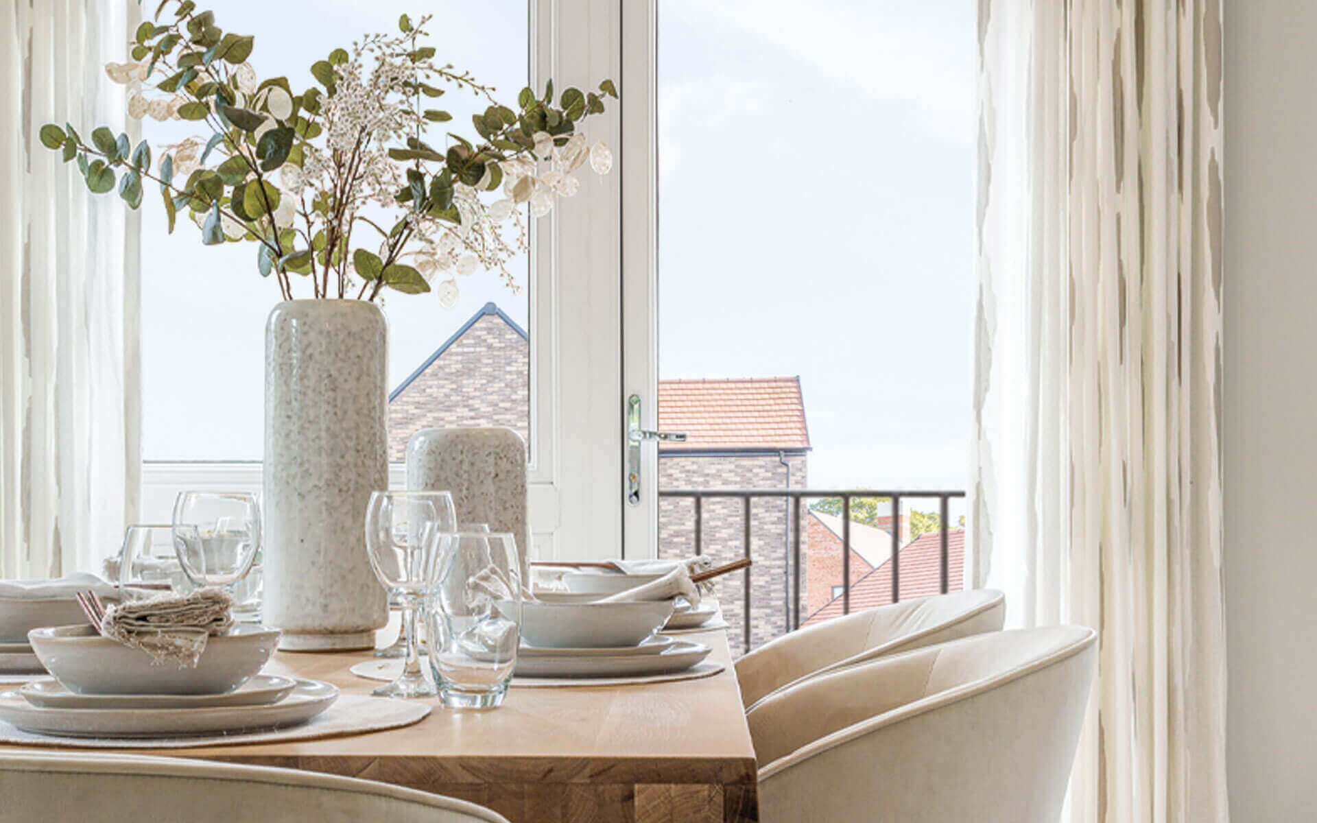 Rosewood Clematis Dining(1)