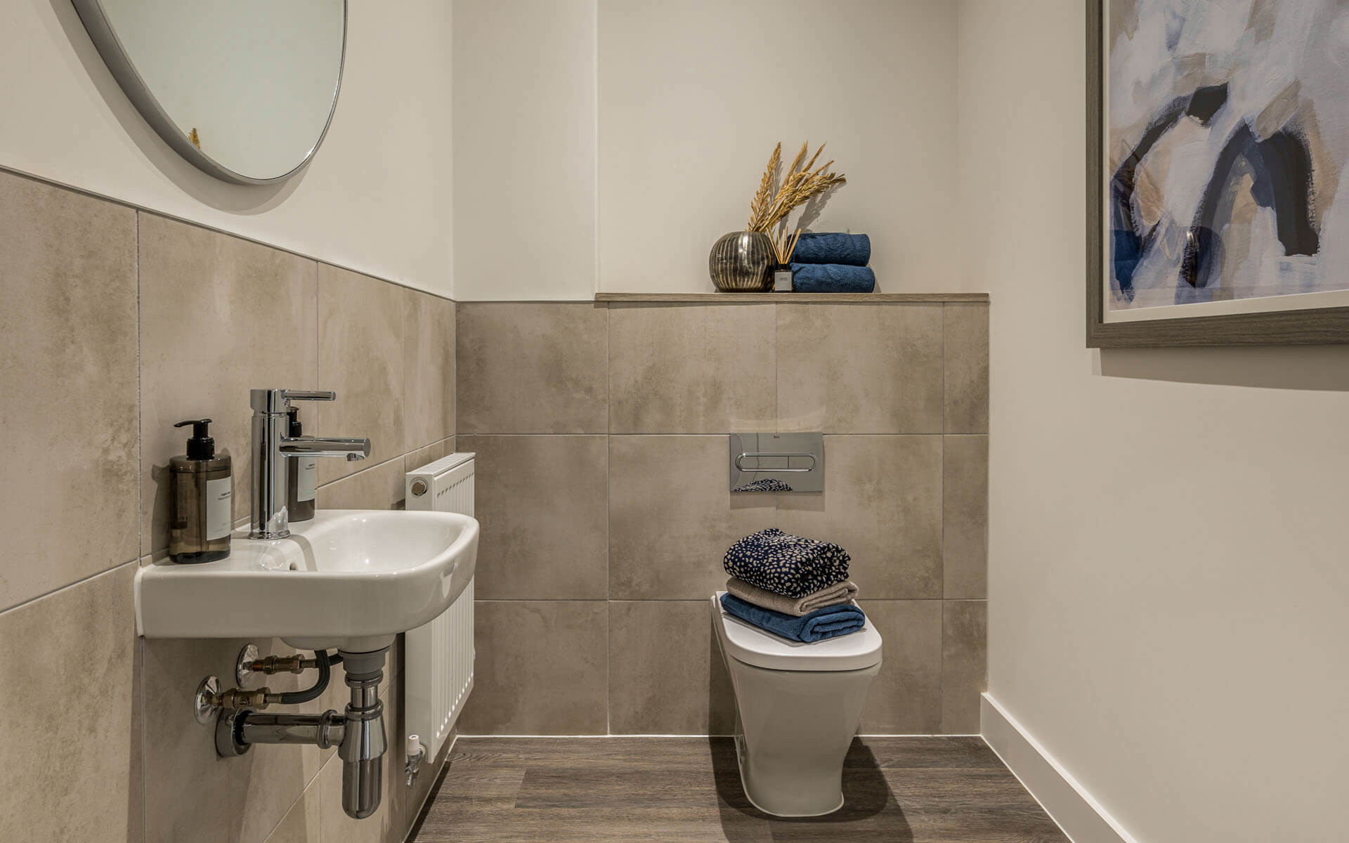 Hawthorn Grange Lily Cloakroom