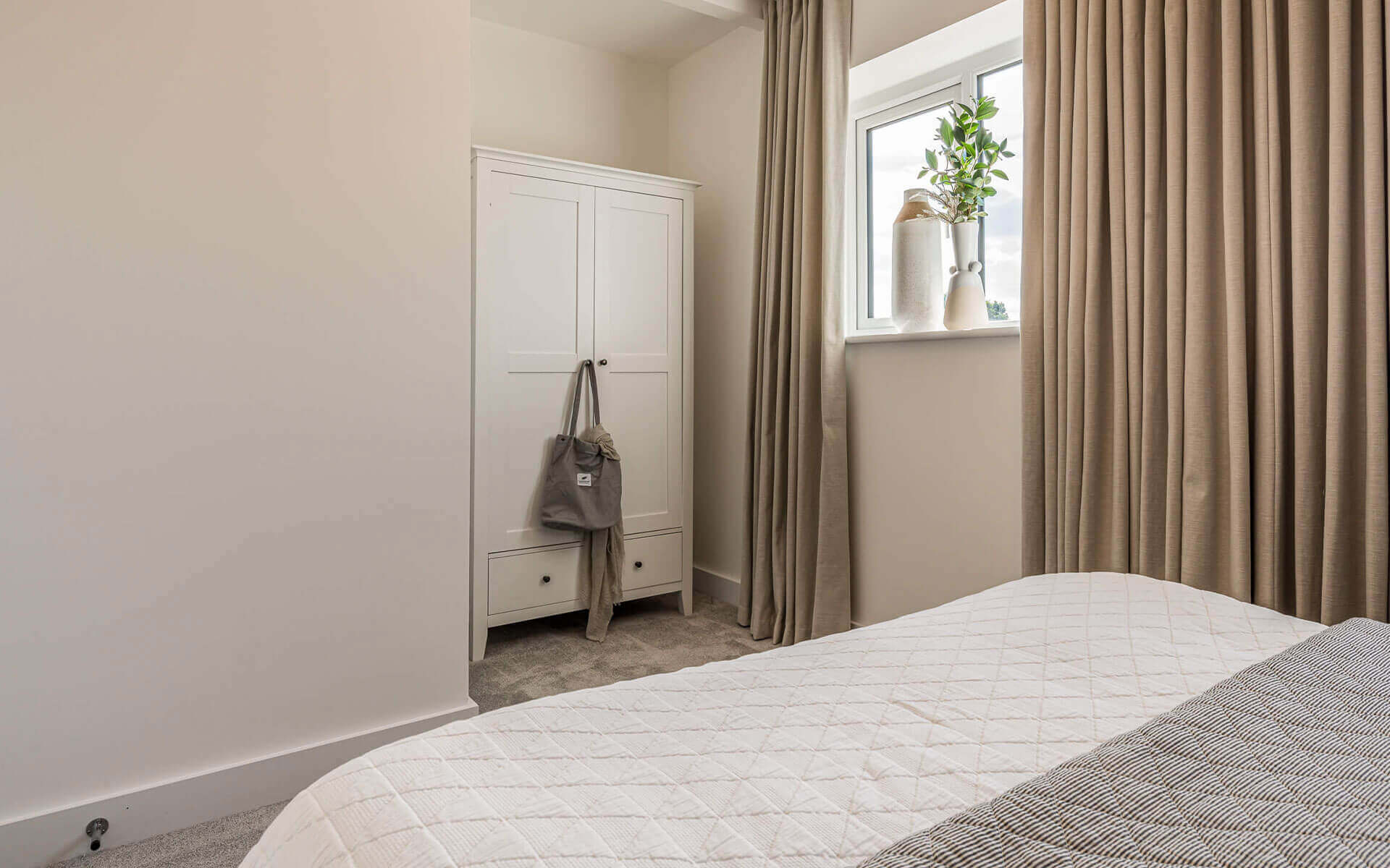 Rosewood Chestnut Bedroom 2(2)