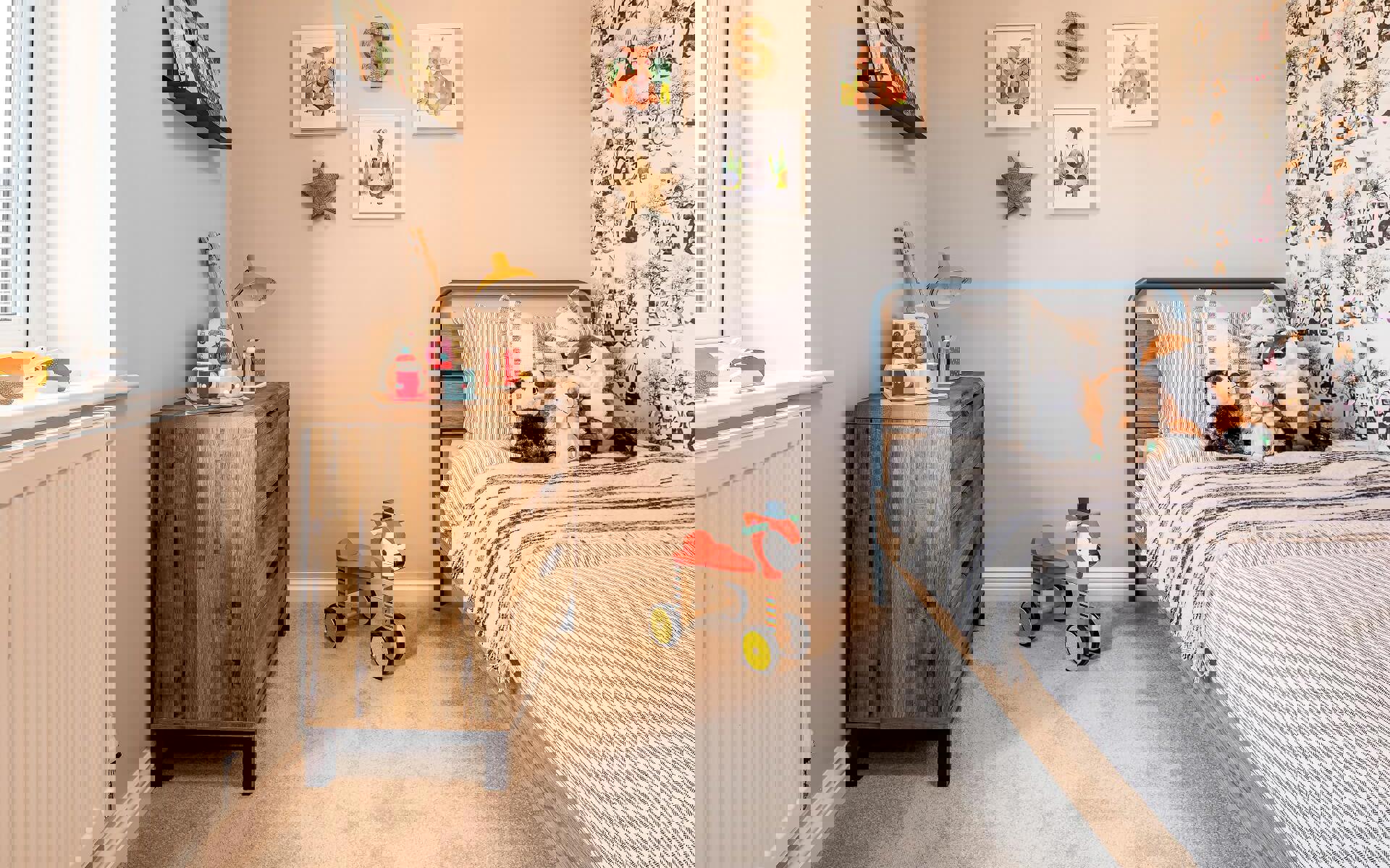 St James Gate Buttercup Bedroom 3