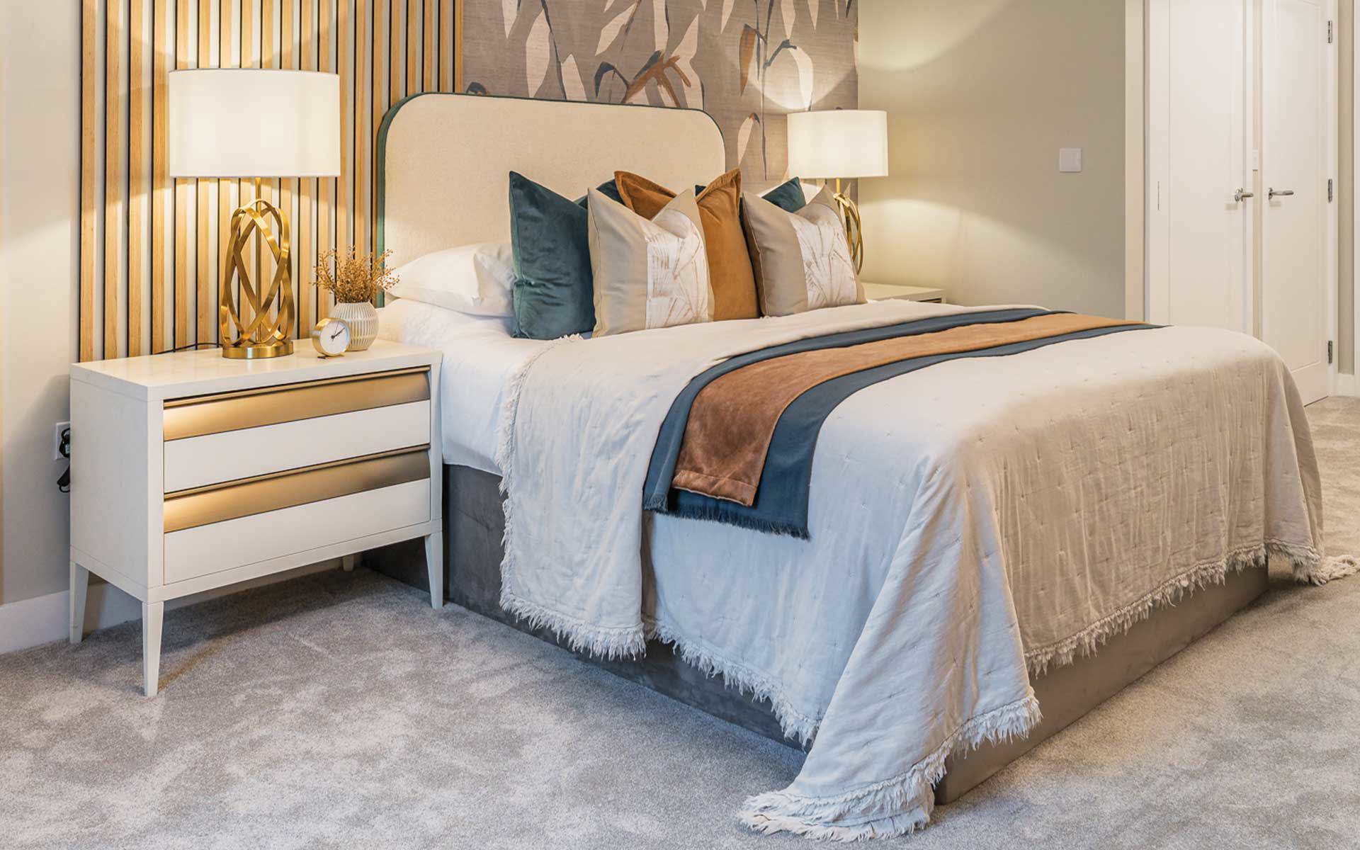 Foal Hurst Green Violet Bedroom1