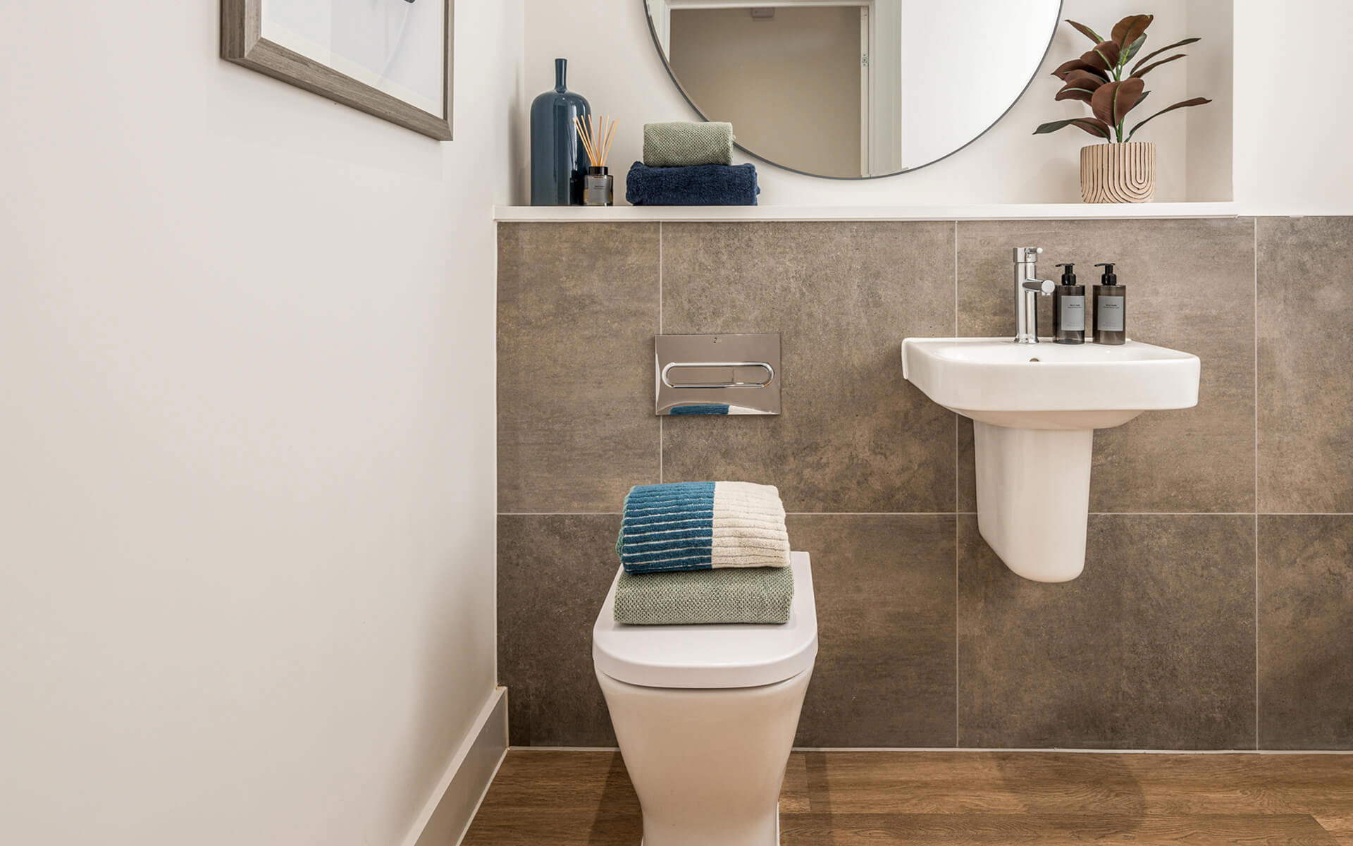 Hanwood Park Knowle Cloakroom