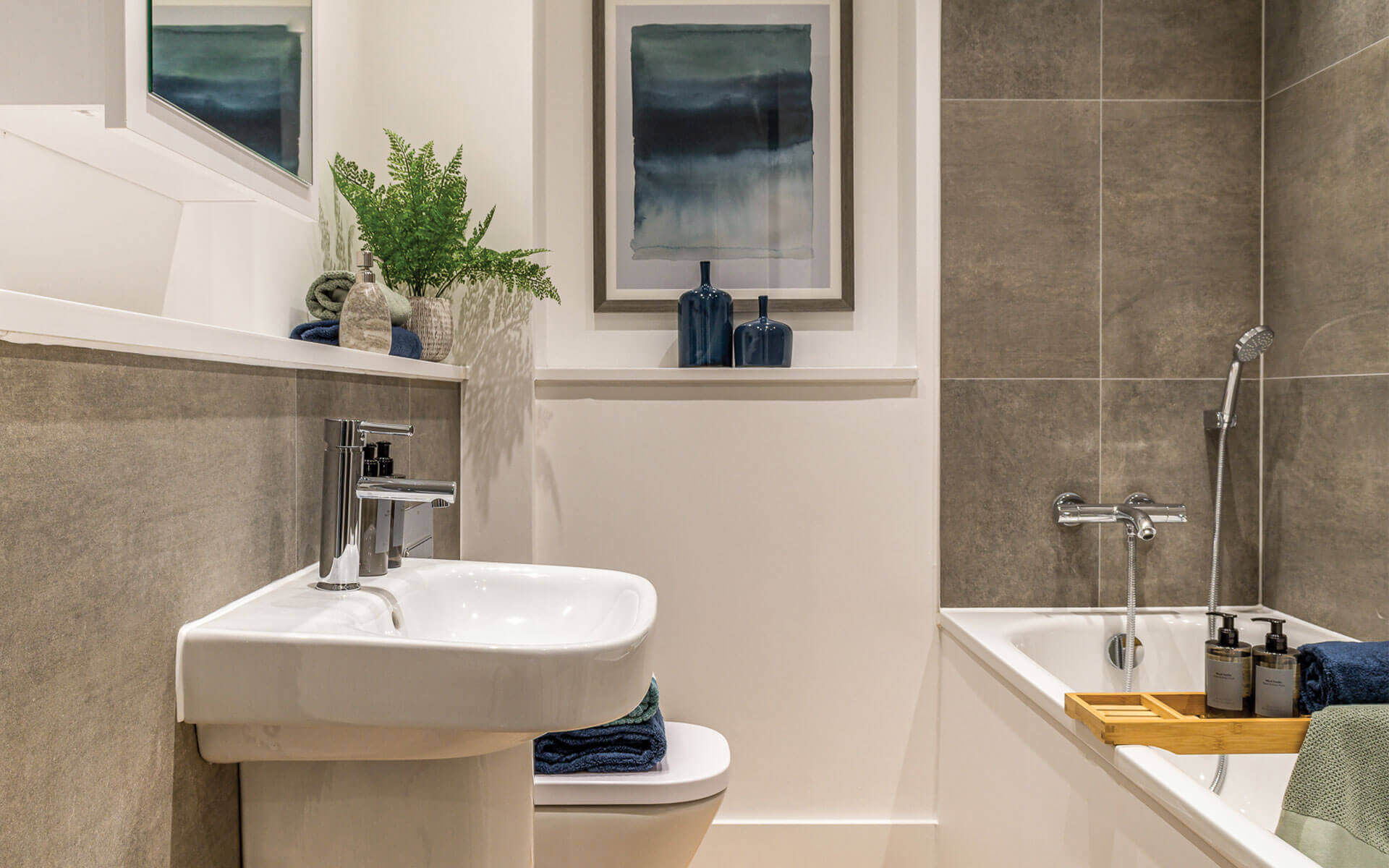 Hawthorn Grove Barberry Bathroom1(1)