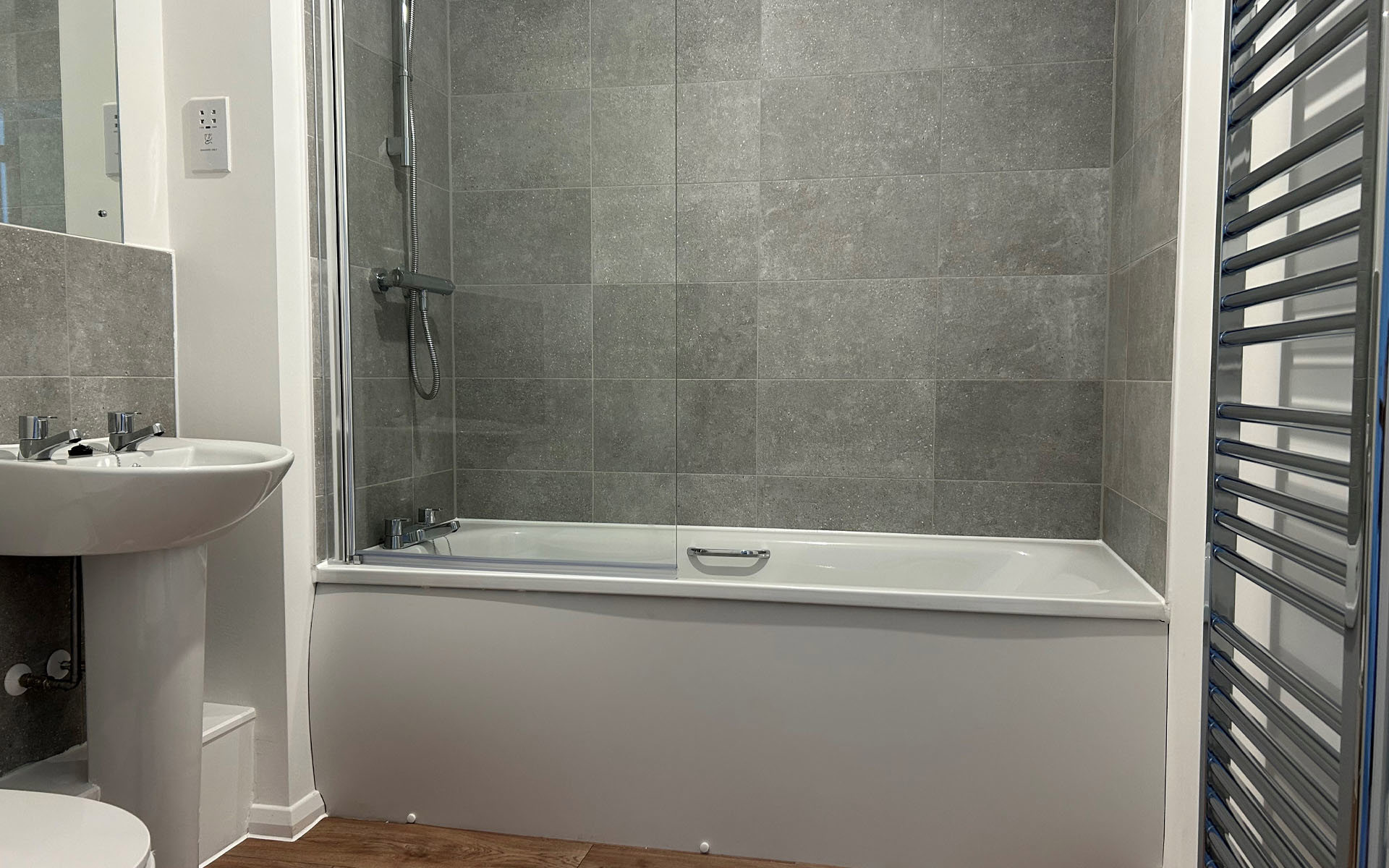 WG P195 Bathroom 7 Web