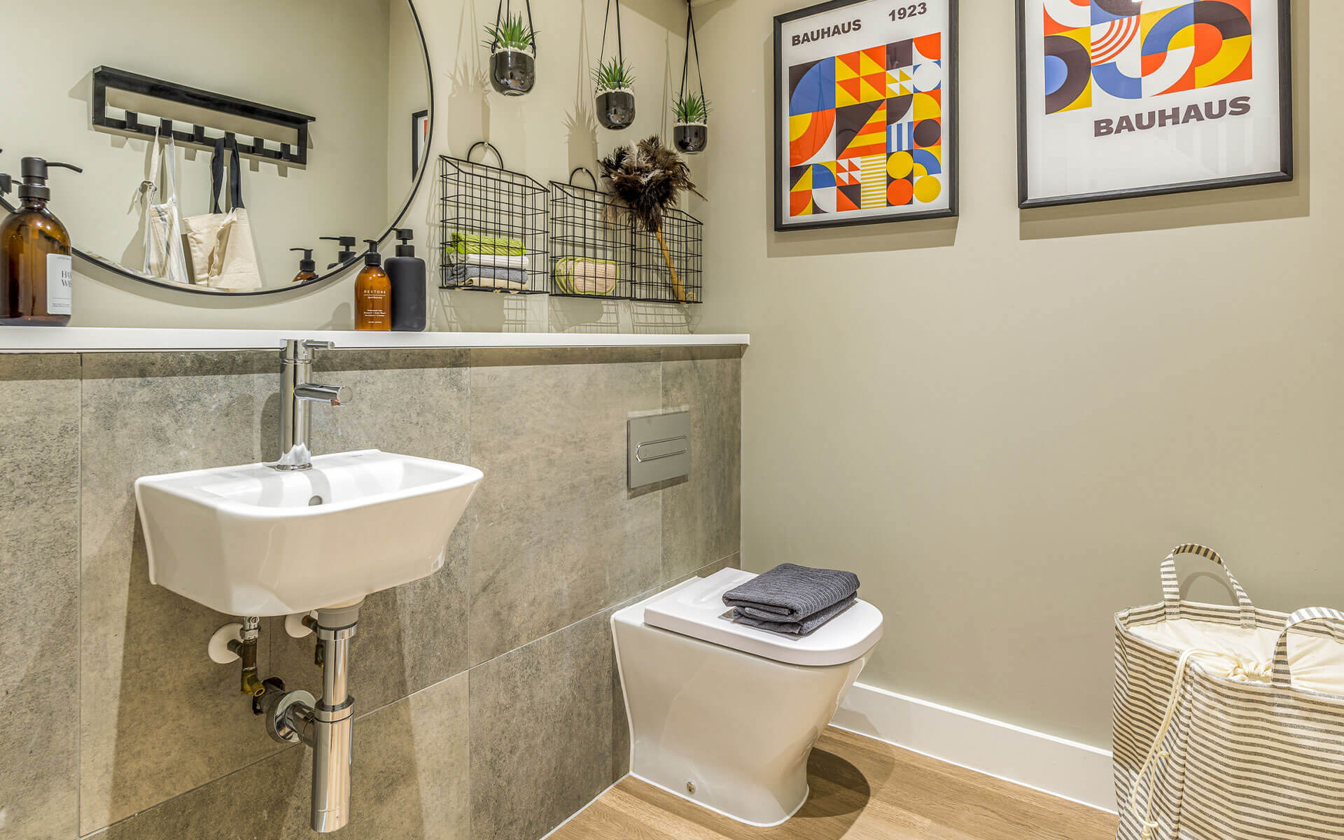 Levett View Rockingham Cloakroom