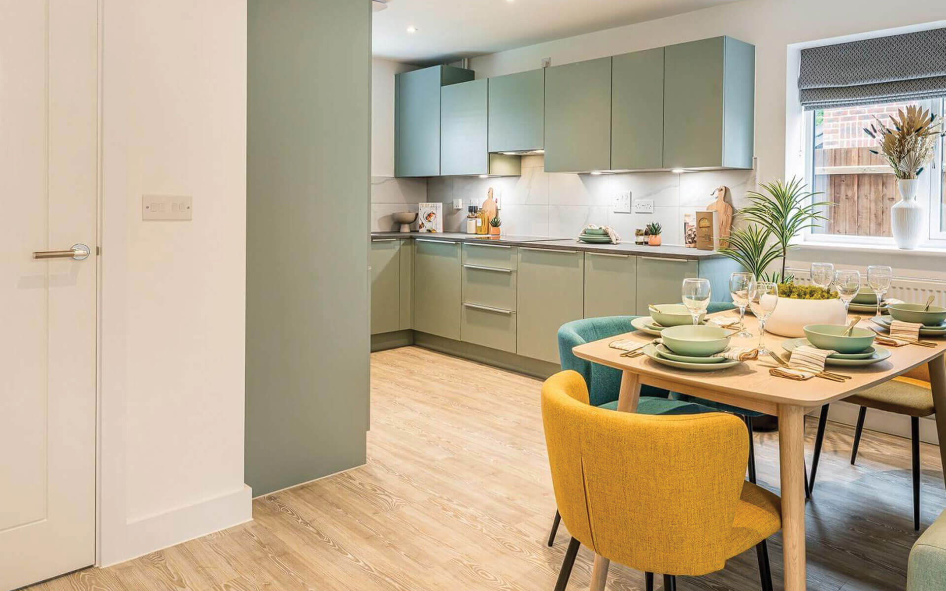 Rosewood Chestnut Kitchen Diner(1)