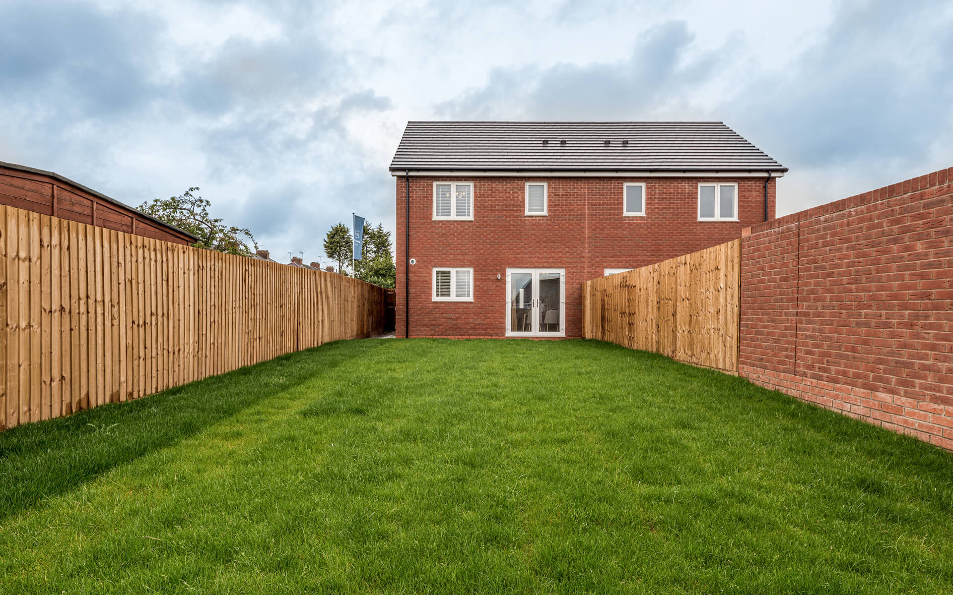 9882 Show Home Garden 2
